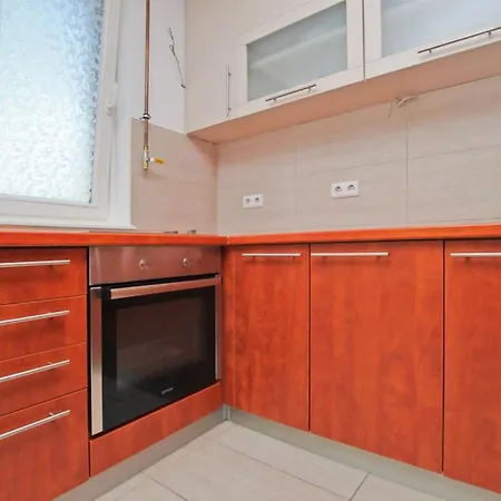 Apartment Aga's No. 3 Near Drvenija Bridge